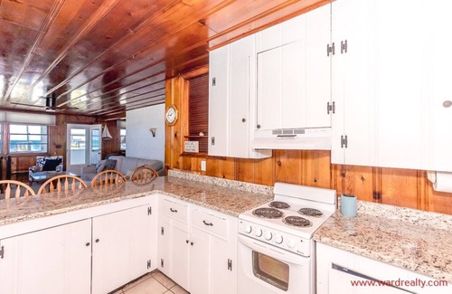 Surf City House | Shoreline - Classic Oceanfront Home - 2 Living Rooms & 2 Kitchens; Sleeps 14