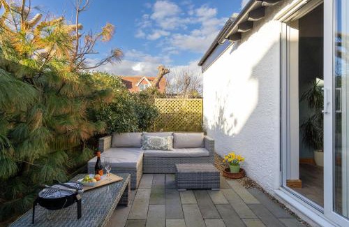 Lancing House | Shoreline Hideaway By The Butler Collection