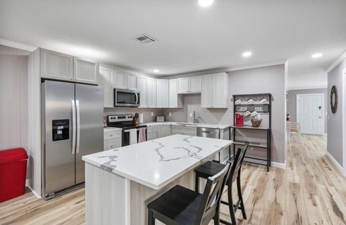Indian Harbour Beach House | Shoreline Serenity: 3bd+Dog Friendly+Bckyrd