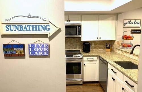 North Shore House | Shorely Heaven: WiFi, Disney+, Amazon Prime, YouTubeTV, (2) Kayaks Wide Water Lake Views