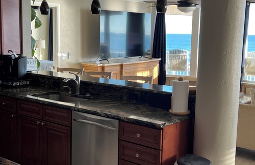 Daytona Beach Shores Condo | Shores Club #407-Owner Managed-Large Pool-Beach ramp-Available weekly 12/20-1/10