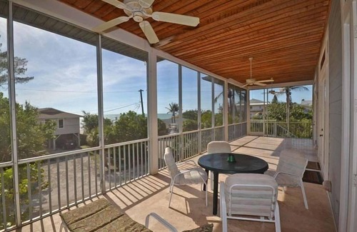 Englewood House | Shoreview Chalet with nice Gulf Views