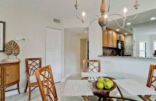 South Bradenton Apartment | Shorewalk WG condo 2 Bedroom/2 Bath-near Beaches, IMG, Pool, Tennis, Pickleball