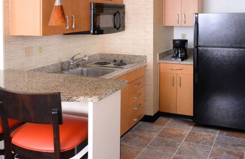 North Dallas Apartment | Short Drive to Dallas Love Field Airport and The Galleria Dallas! FREE Parking!