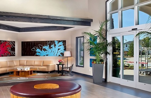 Carlsbad Hotel | Short Drive to Flower Fields: Outdoor Pool, Pet-friendly, Near South State Beach