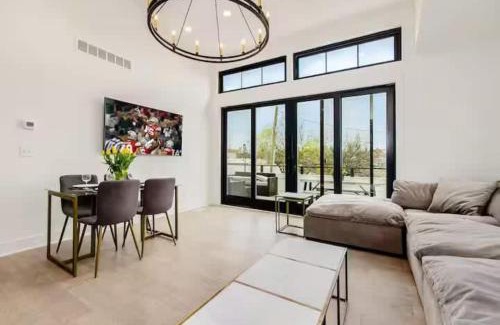 Italian Village House | Short North Convention Garage Parking!