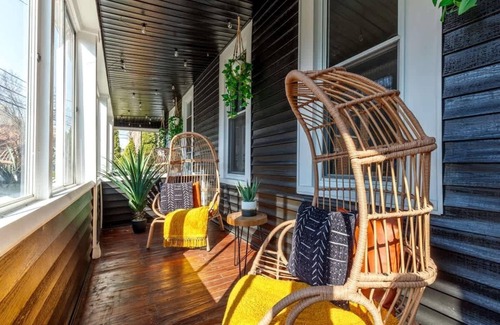 Italian Village House | Short North - Parking- King Bed - Convention
