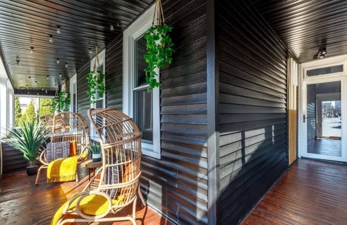 Italian Village House | Short North - Parking- King Bed - Convention