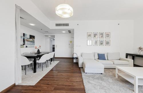 Dubai Marina Apartment | Short Stay Apartment Shams 1 Jumeirah Beach Residence 2 Bed Sleeps 6 - DVH HOLIDAY HOMES