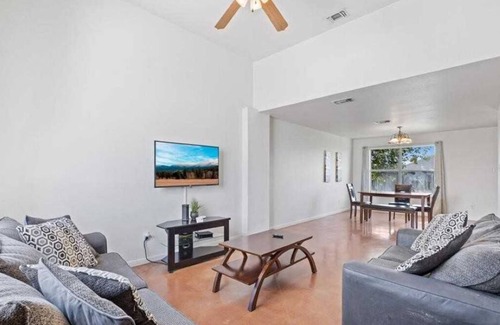 Killeen House | Short term rental! 1-6 months Duplex!
