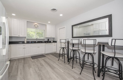 Clearwater House | Short term stay coastal furnished w/utilities in Clearwater Florida near Beach.