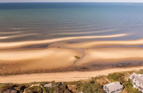 North Eastham House | Short walk to Bayside Beach