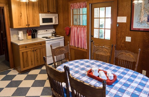 Seaview House | Short walk to beach, fully equipped home, WiFi, & quiet neighborhood!