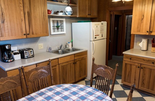 Seaview House | Short walk to beach, fully equipped home, WiFi, & quiet neighborhood!