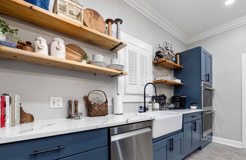 Columbus House | Short walk to Columbus' renowned River Walk & Uptown!