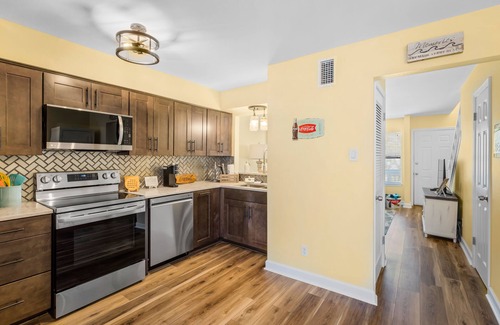 Gulf Shores Condo | Short Walk to Hangout - Enjoy Peaceful Canal Views and Easy Beach Access