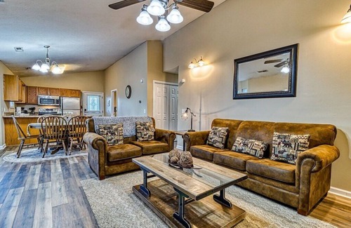 Pigeon Forge Ski Chalet | Short walk to Parkway. 2BR Chalet on Mill Creek