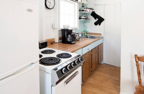 York Beach Cottage | Short walk to Short Sands & Long Sands Beaches! Affordable vacation in York! #6