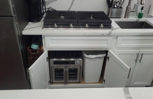 Near Northeast Apartment | Short Walk to Union Station and Supreme Court - Capitol Hill Apt.