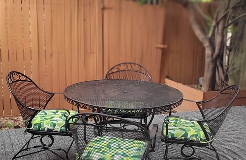 Near Northeast Apartment | Short Walk to Union Station and Supreme Court - Capitol Hill Apt.