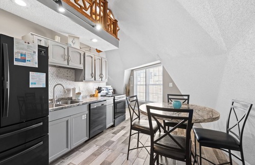 Bel Air House | Short Walk To Beach | Firepit | Additional Studio