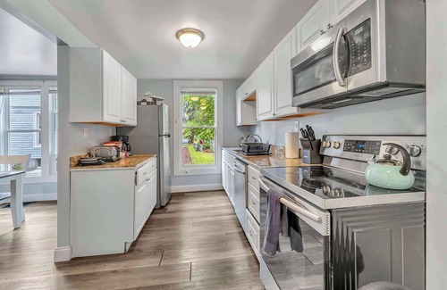 Oneonta Apartment | Shortstop Apt 1 - All Star Baseball Rentals