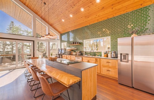 Angel Fire Cabin | Shotski's Lodge - Secluded Ski-In/Out with Hot Tub, Wildlife and Views