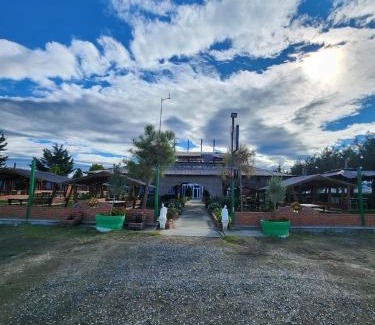 Sakës Ski Chalet | Shtepia Druri Sokol Lulaj