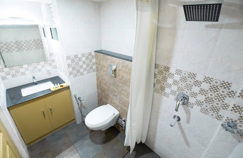 Kaloor Hotel | Sidra Pristine Hotel & Portico Halls