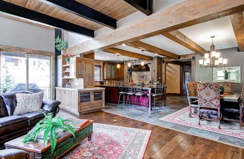 Copper Mountain House | Sierra House - Ski-in/Ski-Out - Ski off patio