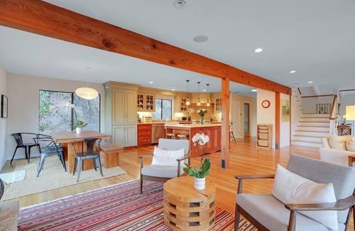 Montecito House | Sierra Skies - 4BR Montecito Retreat w/Hot Tub + Views + Close to Beach + Town