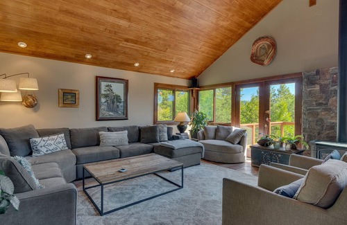 Comstock Acres House | Sierra Sky Tahoe City Vacation Rental - Hot Tub 4 Bedroom Home by Redawning