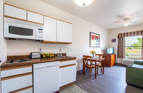 Sierra Vista Apartment | Sierra Vista 1bd Queen Economy
