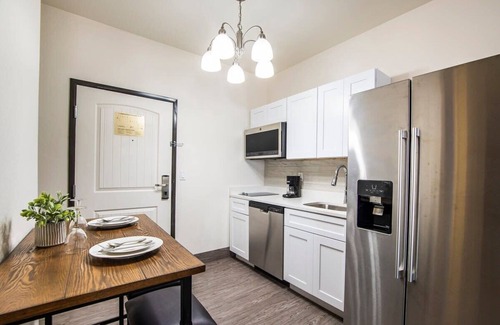 Sierra Vista Condo | Sierra Vista 2bd Queens Deluxe
