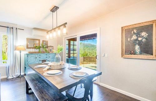 North Fork House | Sierra Vista Lookout Lodge for 8 people with Hot tub, deck and trail to waterfalls