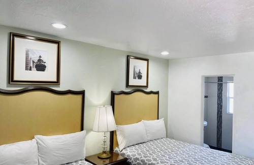 Indian Beach Sapphire Shores Hotel | Siesta Inn