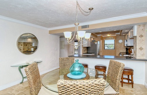 Siesta Key Condo | Siesta Key - 2BR - Beachfront Condo on Crescent Beach - Heated Pool - Tennis Ct