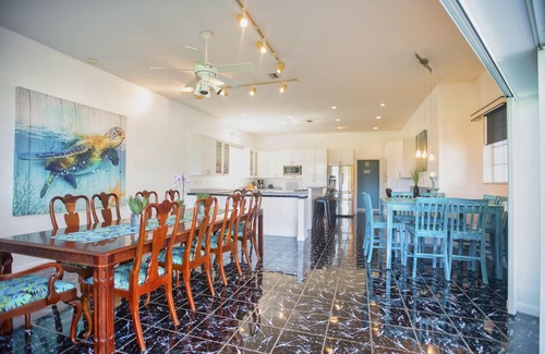 Whitfield House | Siesta Key and Anna Maria Beach HUGE Family Home with HEATED saltwater pool