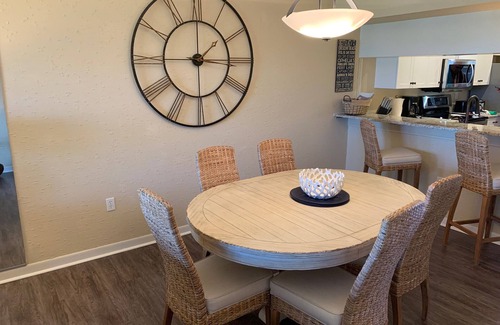 Siesta Key Condo | Siesta Key - Siesta Dunes - Deluxe Beachfront Condo with Gulf of Mexico Views
