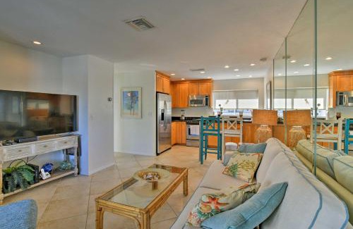 Siesta Key Apartment | Siesta Keys Home with Deck Half Mile to Turtle Beach