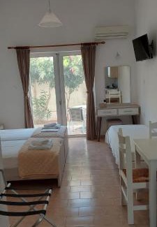 Palaiochora Hotel | Sifis Studios