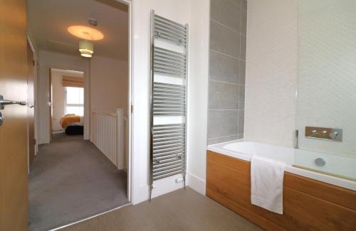 Polmadie Apartment | Signature - Oatlands House