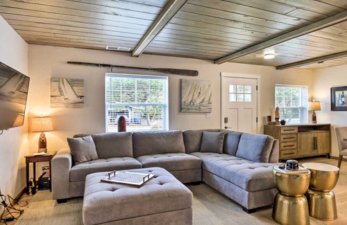 Lincoln City Cottage | 'Siletz Bay Cottage' Lincoln Abode ~ 2 Mi to Beach