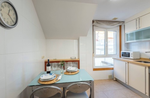 Sanxenxo Apartment | SILGAR BEACH APARTMENT - 50M FROM SILGAR BEACH- 3 BEDROOMS AND 2 GARAGES