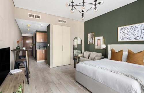 Bur Dubai Apartment | Silkhaus Great View Studio with Balcony in Burj Daman