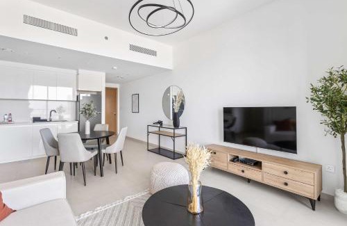 Za'abeel 2 Apartment | Silkhaus Superior 1BDR in New Tower Pool & Gym