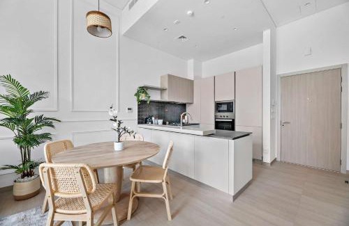 Jumeirah Village Apartment | Silkhuas casual chic 1BR in JVC