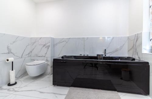Troyes Apartment | Siloé - Balnéo - Stationnement gratuit dans la rue- Gare 10 min à pied