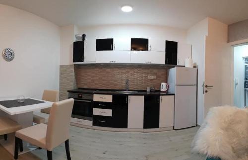 Sremska Mitrovica Apartment | SILVER aPARTMAN 1