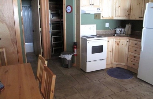 Okanagan-Similkameen Condo | Silver Bullet 1 Bedroom with Hot Tub